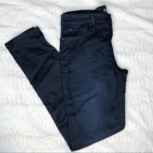 Like New! Joe’s Jeans MidRise Skinny Dark Size 30